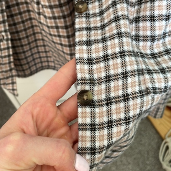 Hollister cropped button up flannel - Picture 4 of 5